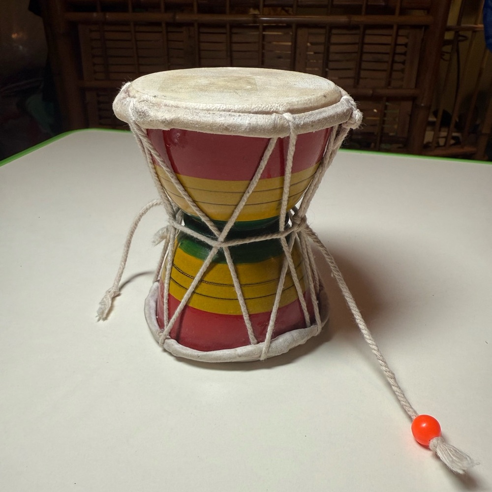 Damru, an Indian musical instrument in Hindu religious ceremonies,folk music. - Picture 4 of 8